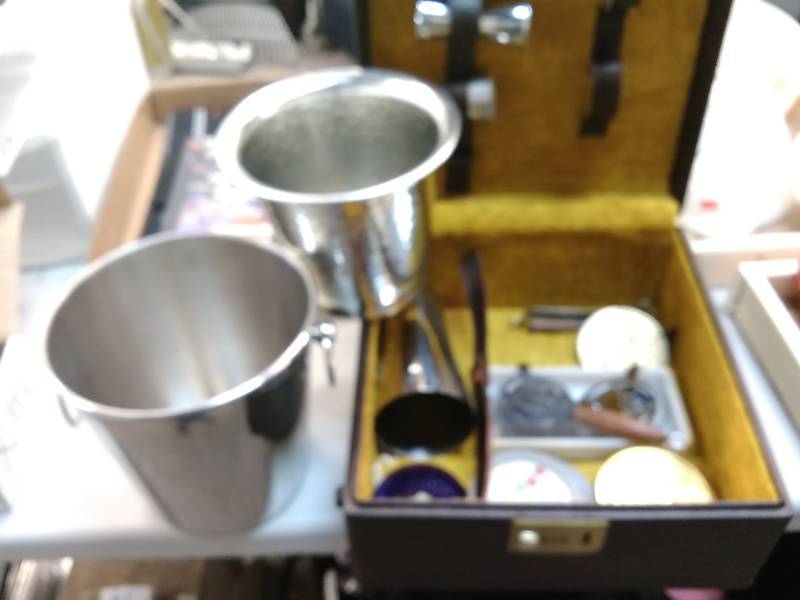 lot 52 image: Drink Mix Kit