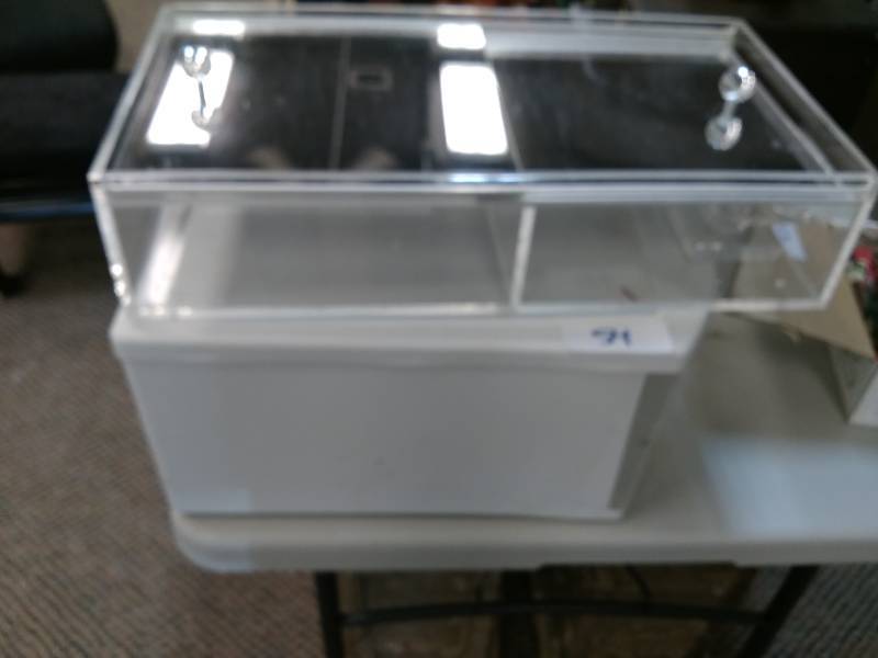 lot 54 image: Storage Lot