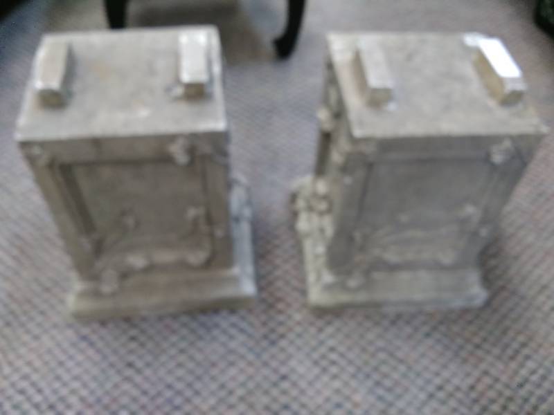 lot 61 image: Two Outdoor Dcor Pieces