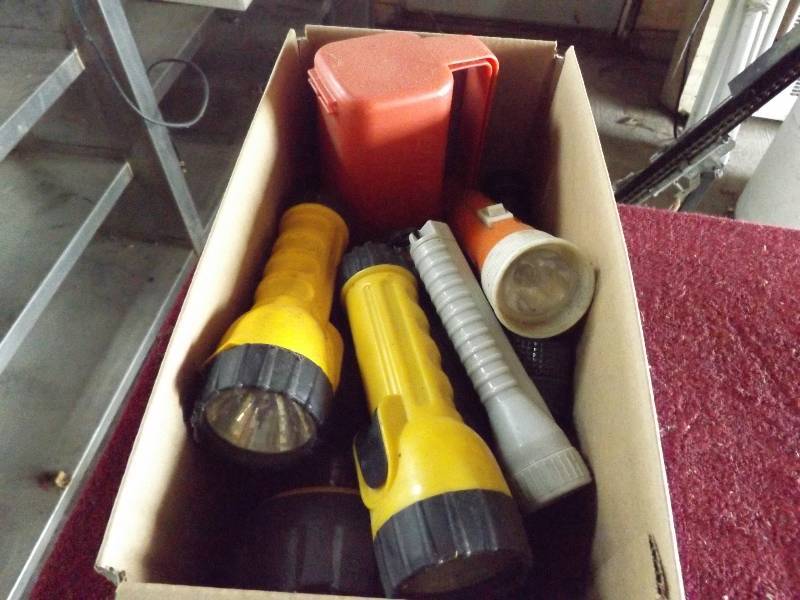 lot 52 image: Flashlights of different kinds and ...