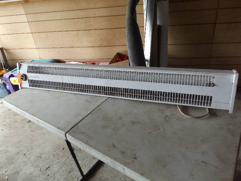 lot 58 image: Slant Fin floor wall heater...