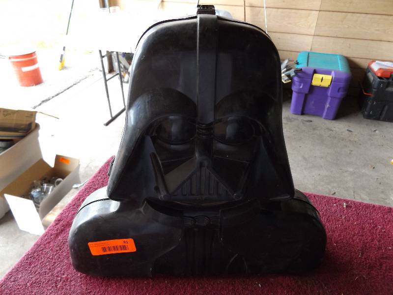 lot 81 image: Darth Vader black plastic toy carri...