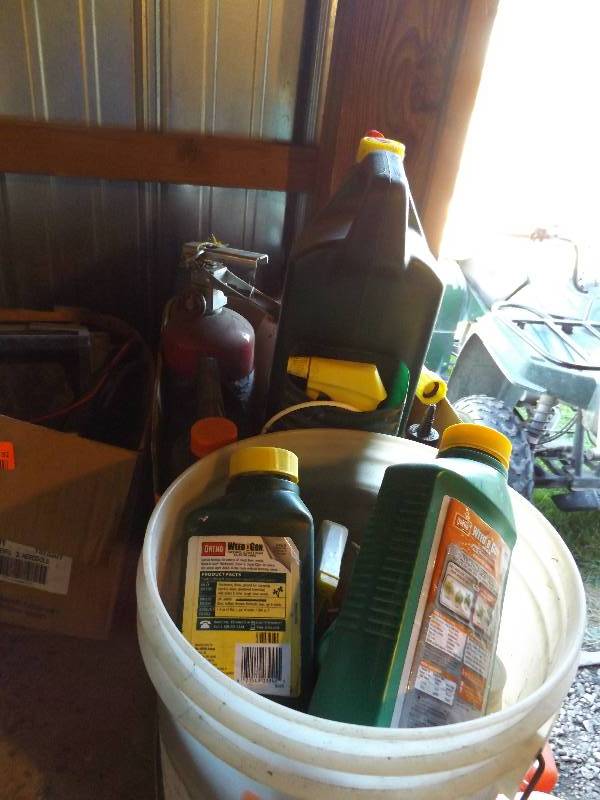 lot 91 image: Cleaner, fire extinguisher, yard ch...