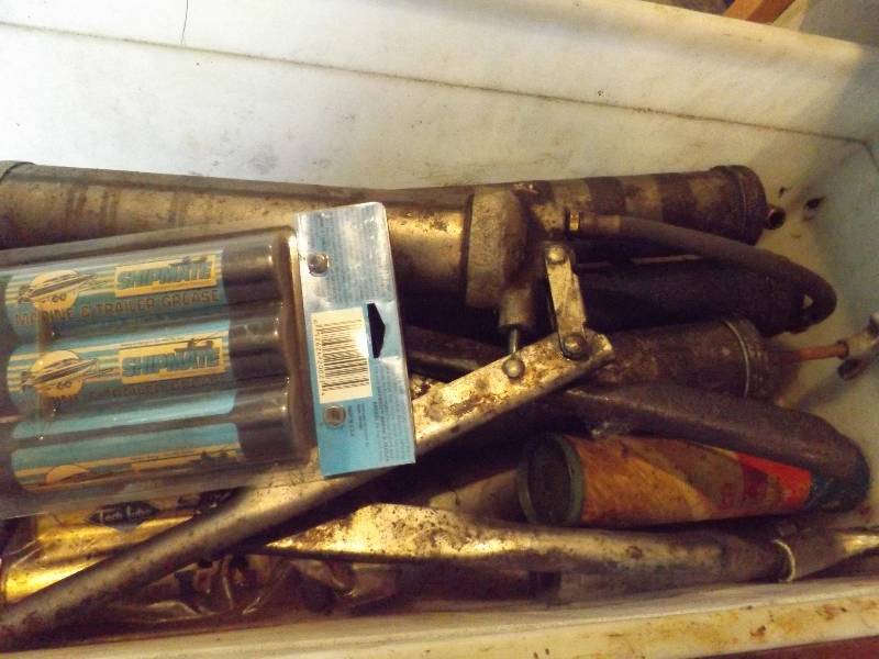 lot 107 image: Grease guns...