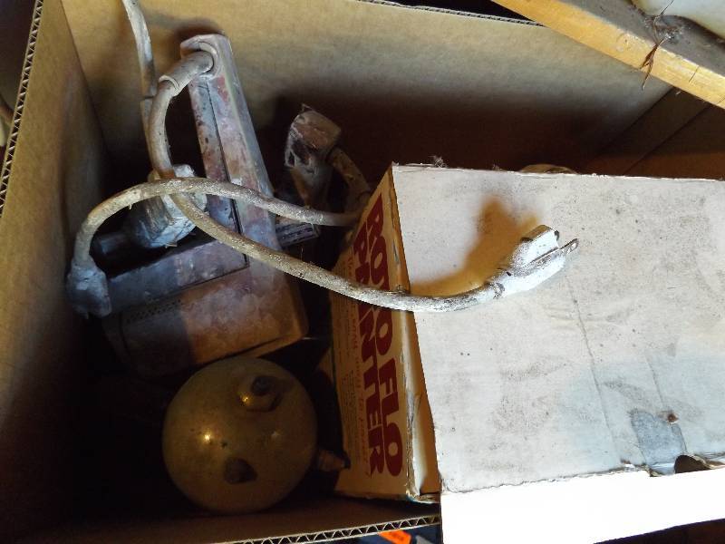 lot 118 image: Paint spray guns...