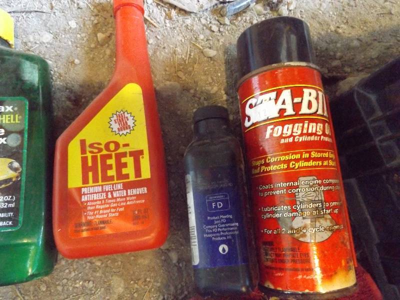 lot 120 image: Home, motor and yard chemicals and ...