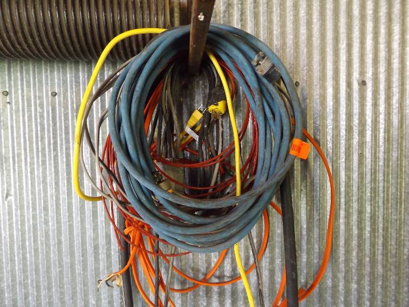 lot 147 image: Electric cords, some with attached ...