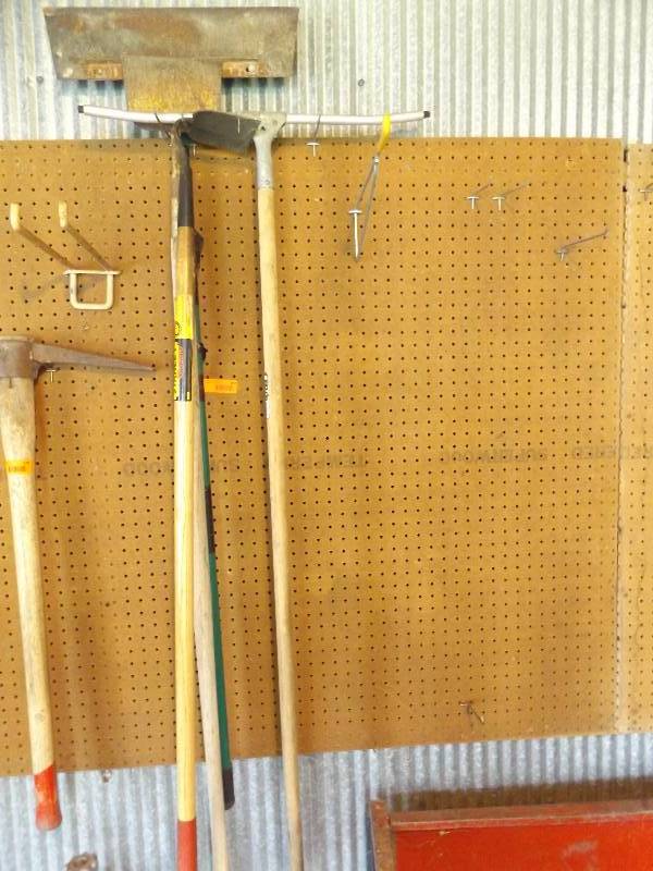 lot 169 image: Scrapers, icer and hoe...