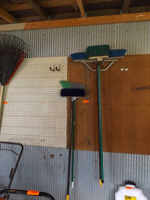 lot 171 image: Floor brooms, wide and kitchen...