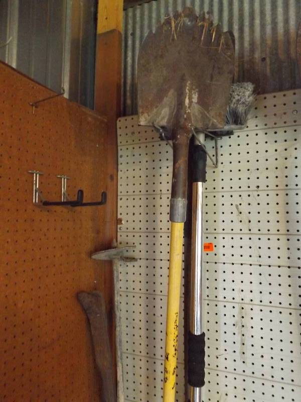 lot 179 image: 2 shovels, brush cleaner...