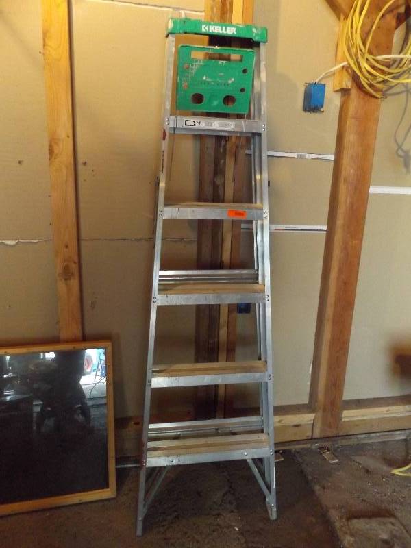 lot 268 image: Keller aluminum 6 ladder...