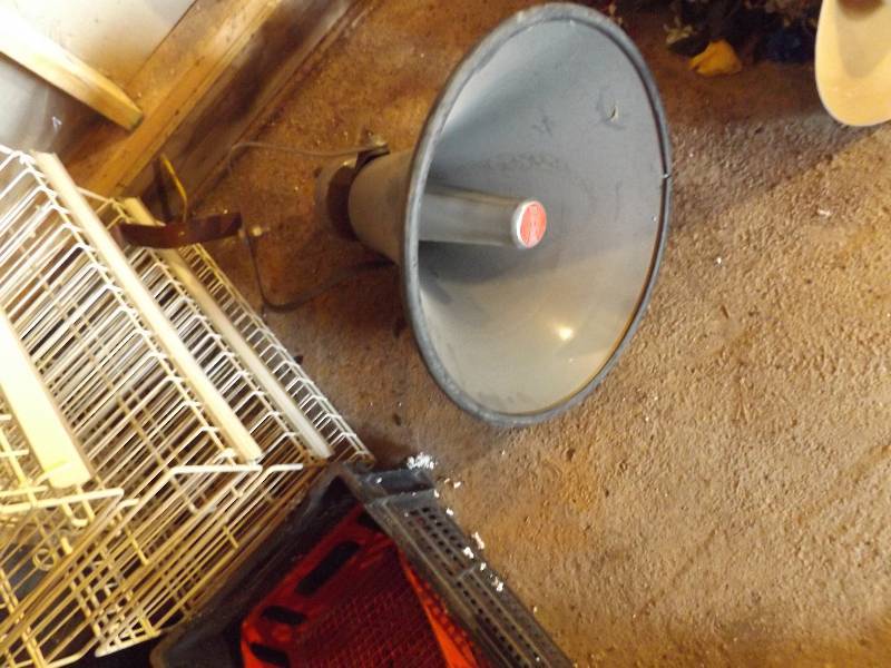 lot 284 image: Large loudspeaker 30 watt, 16 ohms,...