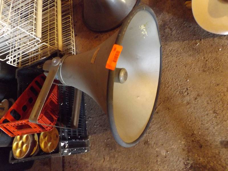 lot 285 image: Large loudspeaker 30 watt, 16 ohms,...