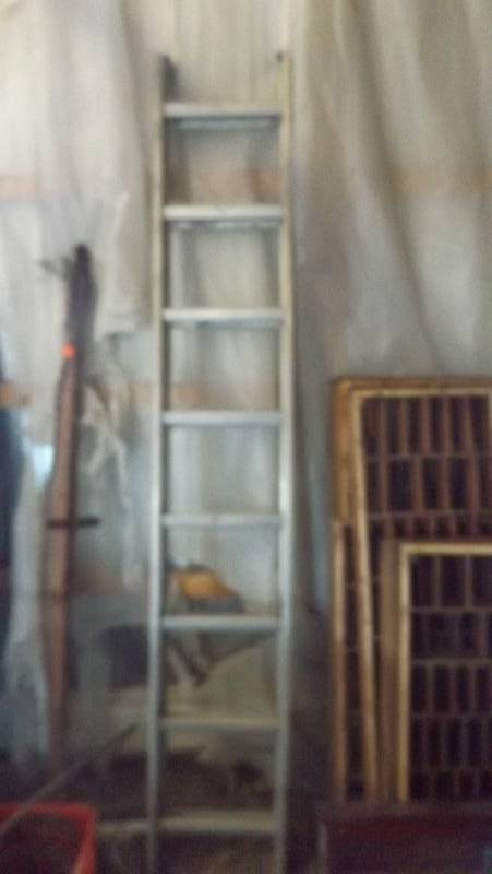 lot 231 image: Aluminum extension ladder...