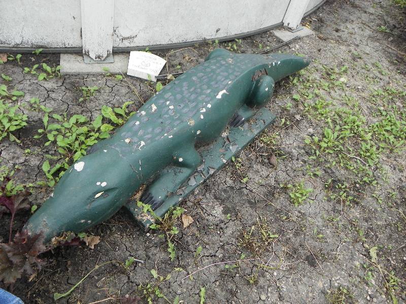 lot 7 image: Concrete alligator...