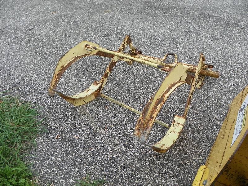 lot 10 image: Tree transporter, bobcat attachment...