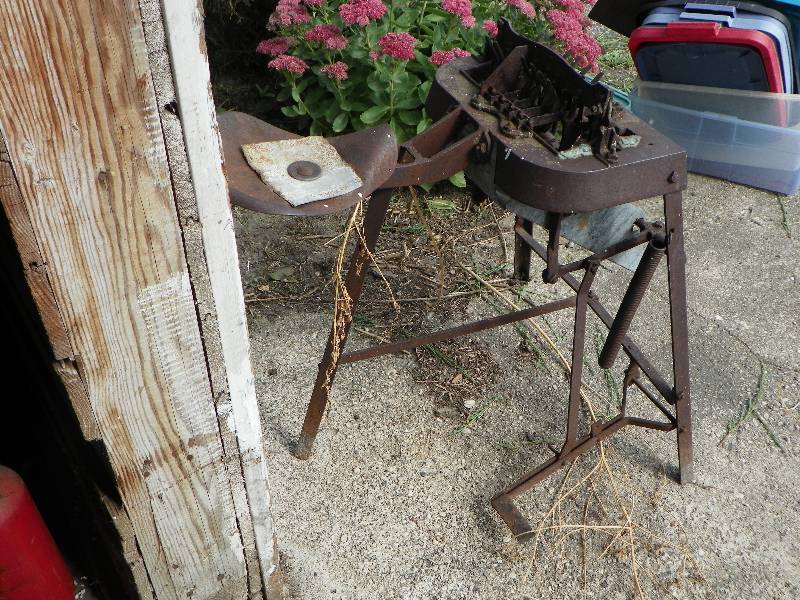 lot 17 image: Vintage potato seed cutter...