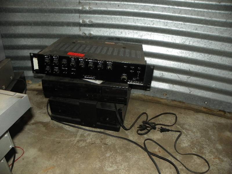 lot 195 image: Stereo components...