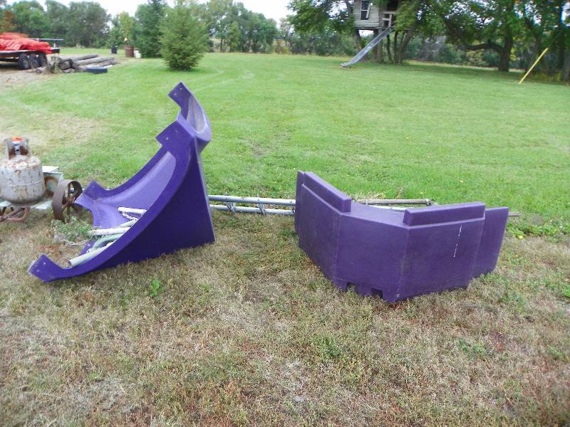 lot 200 image: Pool slide...