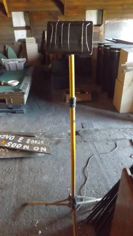 lot 315 image: Standing trouble light, works...