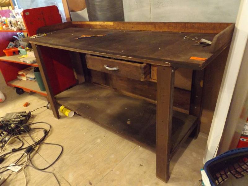 lot 320 image: Work Bench