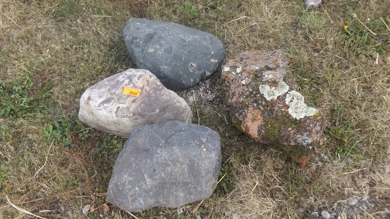 lot 376 image: Large Rocks...