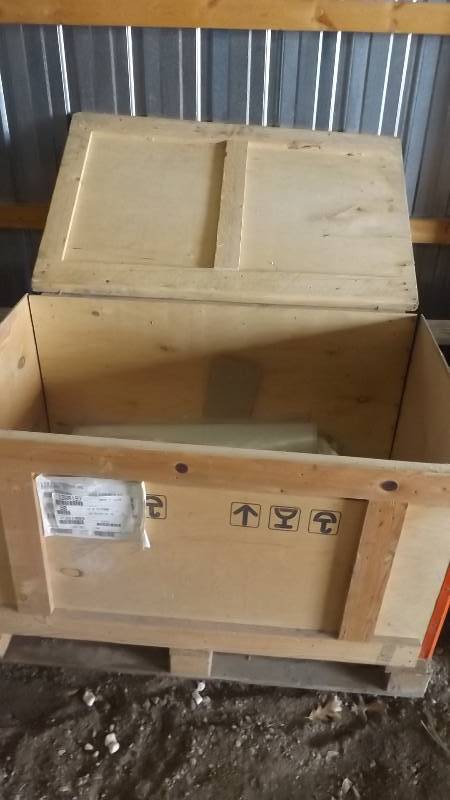 lot 394 image: Crate of plastic...