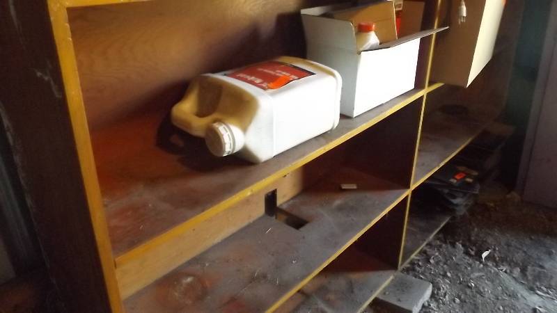 lot 133 image: Set of wood shelves, 6 total shelve...