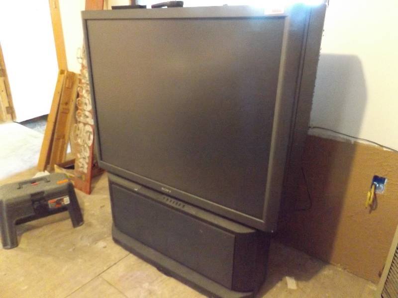 lot 319 image: Sony big screen tv...