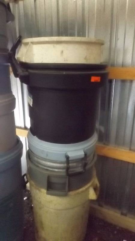 lot 429 image: Garbage cans...
