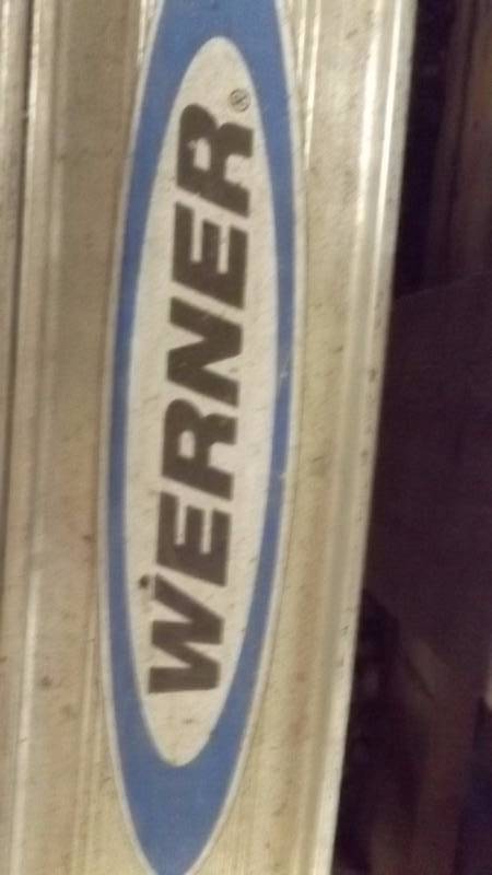 lot 425 image: Werner 32 foot extension ladder...