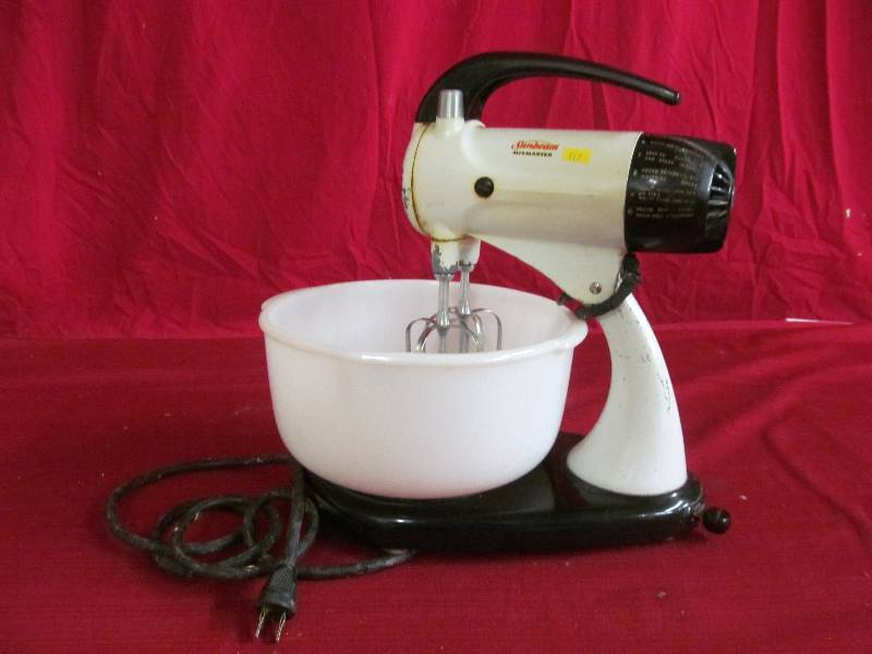 lot 117 image: Vintage Sunbeam Mixer