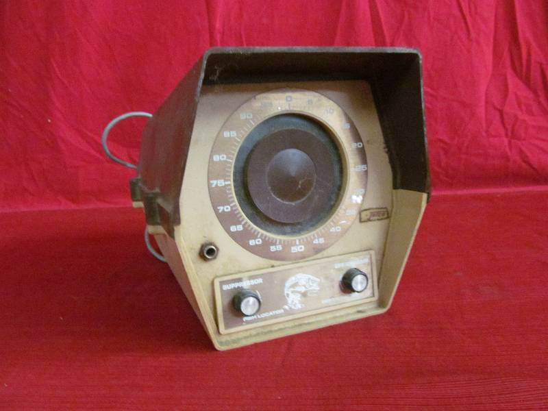 lot 133 image: Vintage Fish Locator