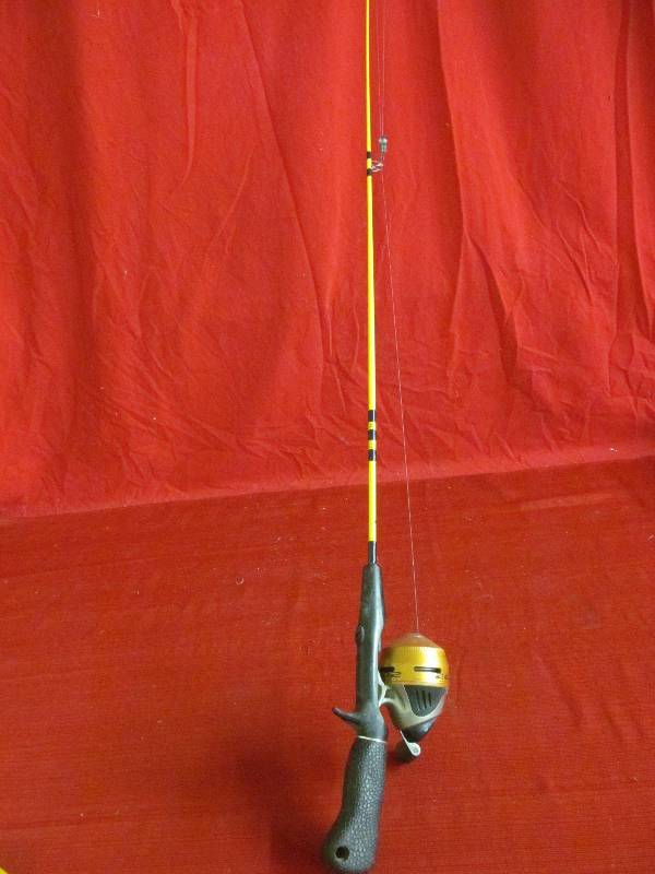 lot 148 image: Fishing Rod & Reel