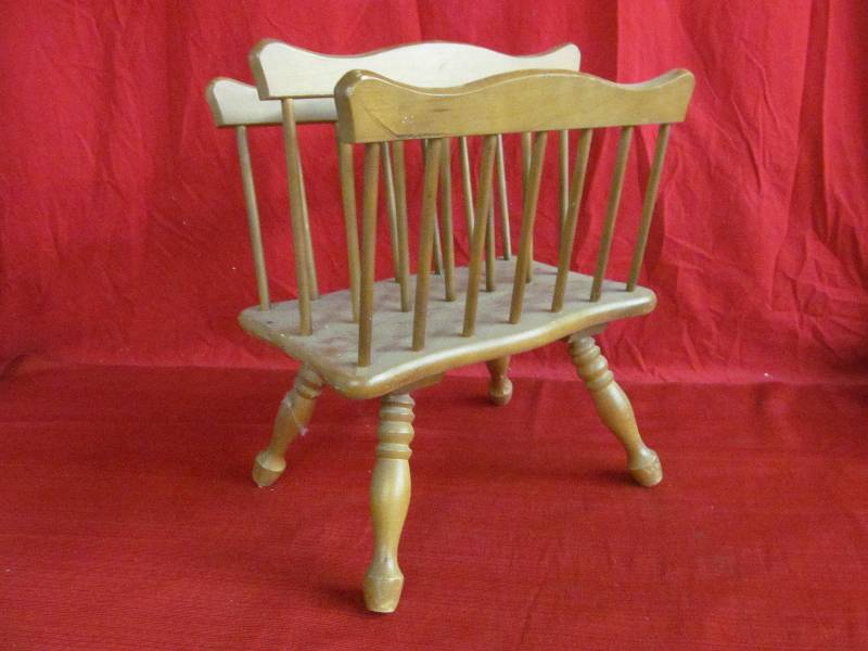 lot 153 image: Magazine Rack