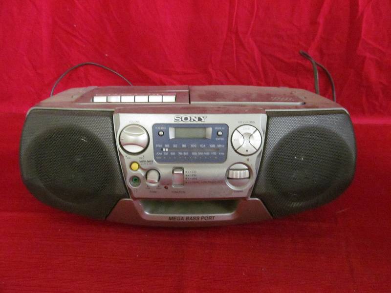 lot 157 image: Sony Radio