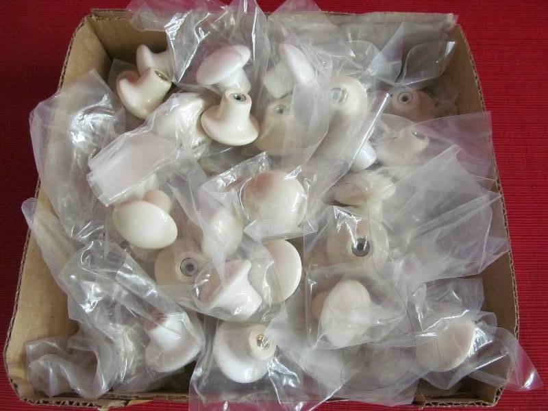 lot 165 image: Drawer Knobs