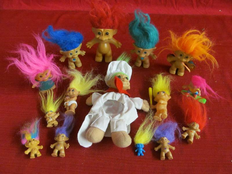 lot 166 image: Dolls