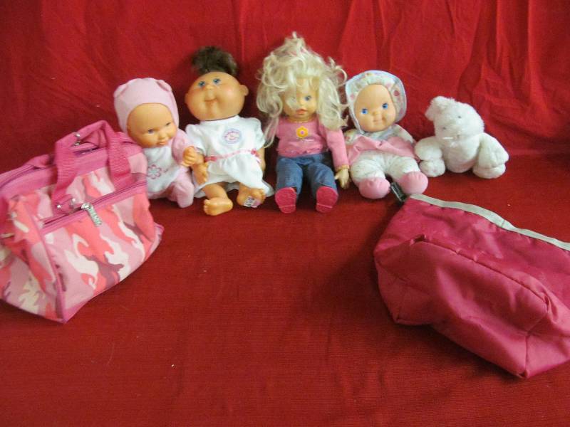 lot 169 image: DollsBags