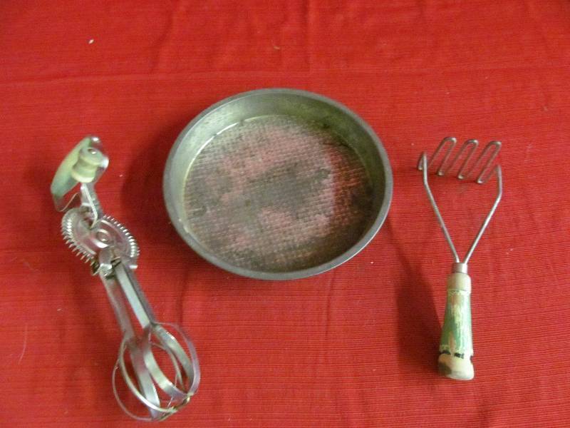 lot 175 image: Vintage Hand BeaterMasher