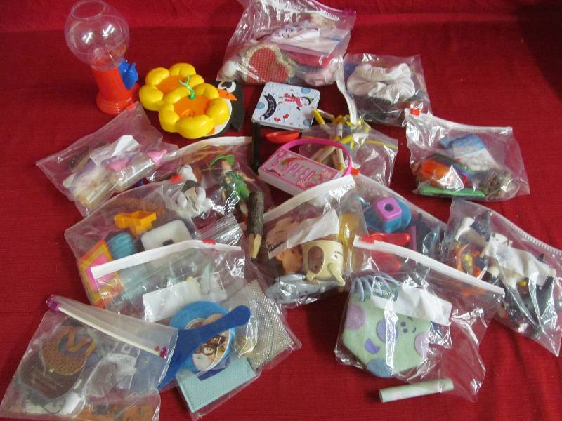 lot 179 image: Toys