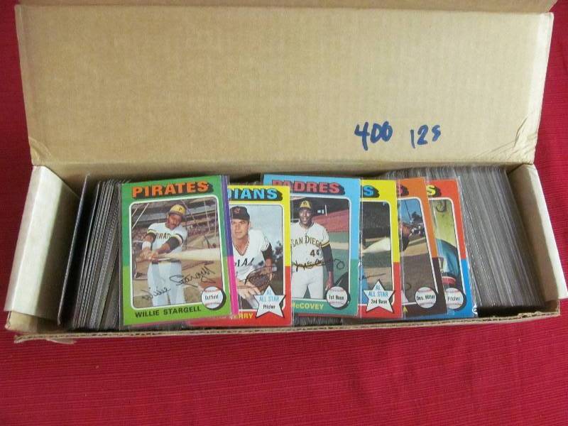 lot 182 image: Topps Baseball Cards