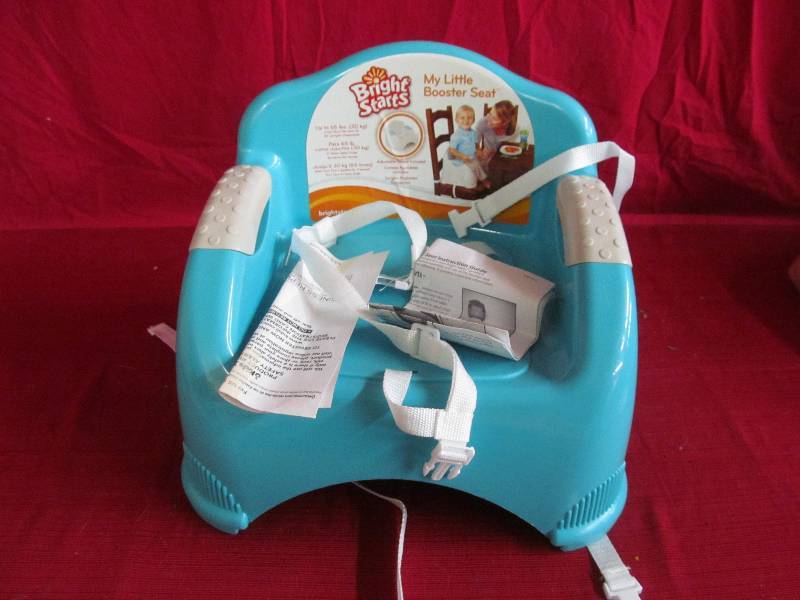lot 184 image: Booster Seat
