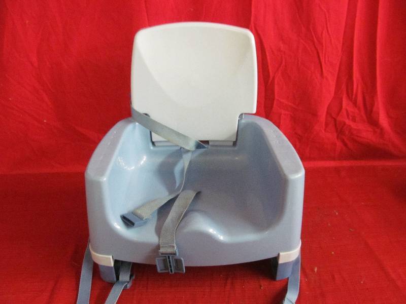 lot 185 image: Booster Seat