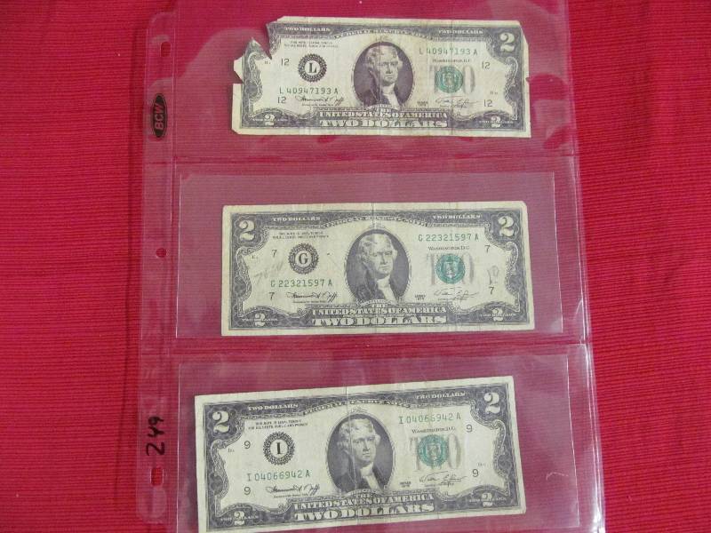 lot 200 image: $2.00 Bills