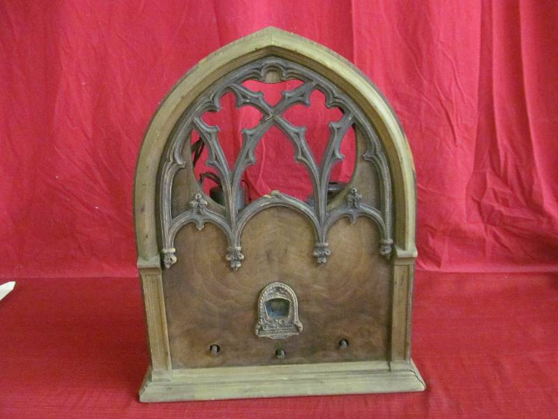 lot 212 image: Vintage Radio