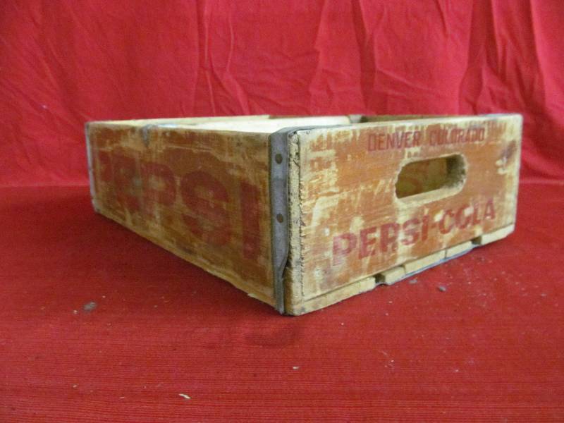 lot 223 image: Pepsi Cola Crate