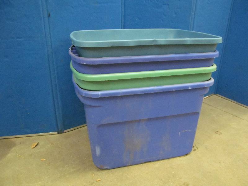 lot 231 image: Storage Totes