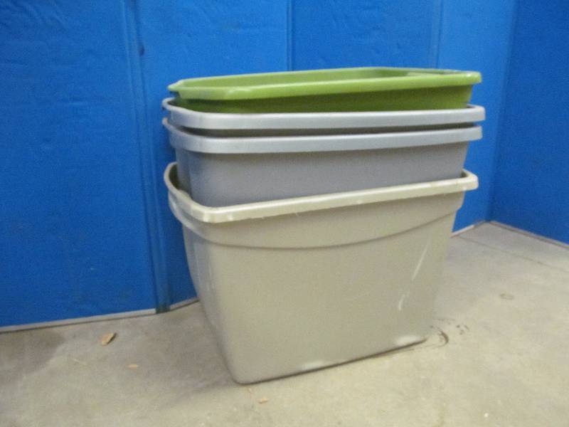 lot 232 image: Storage Totes