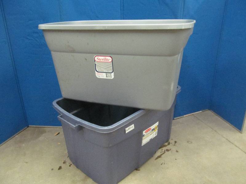 lot 243 image: Storage Totes